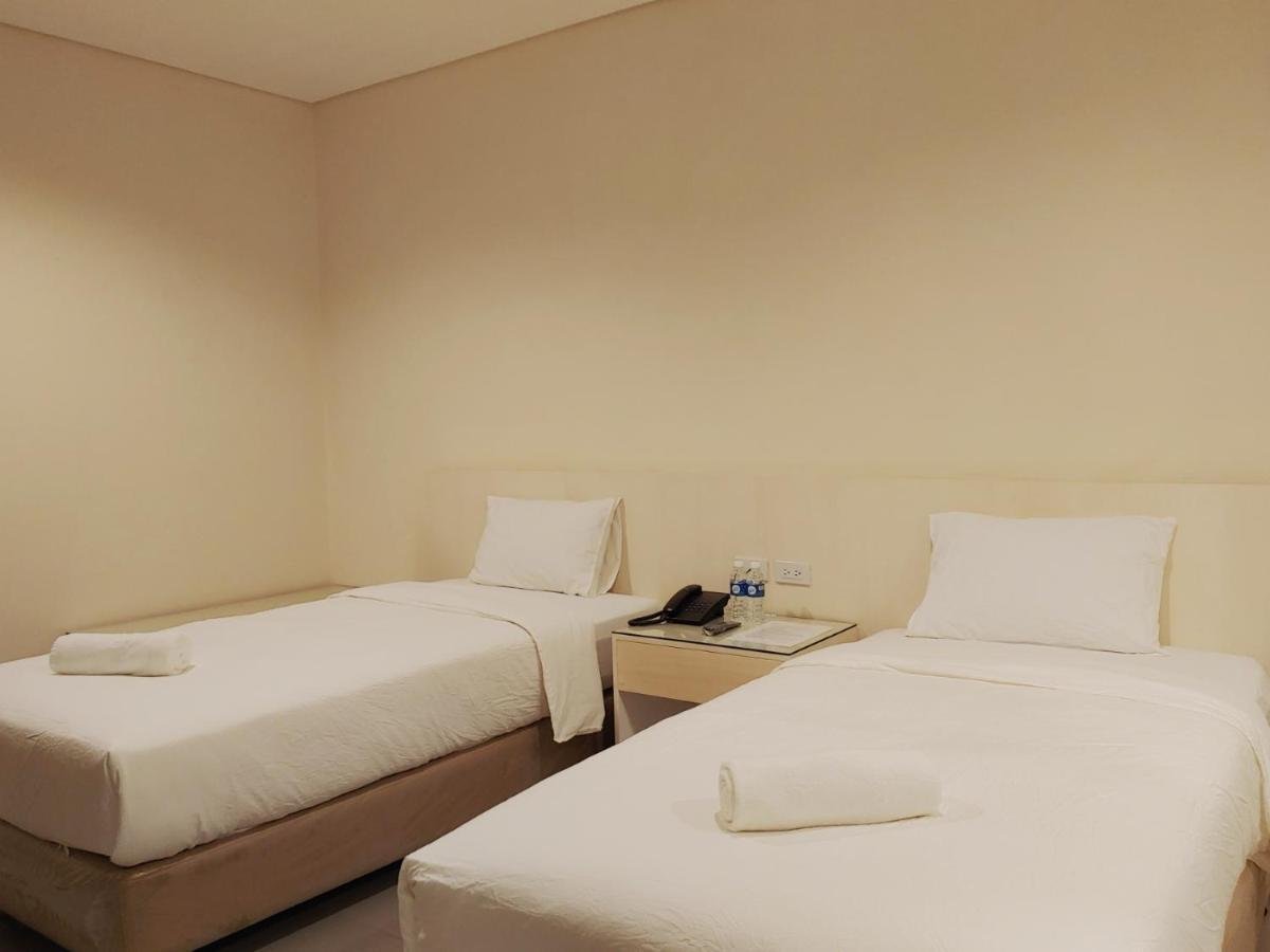 Kaizen Suites Manila Exteriör bild