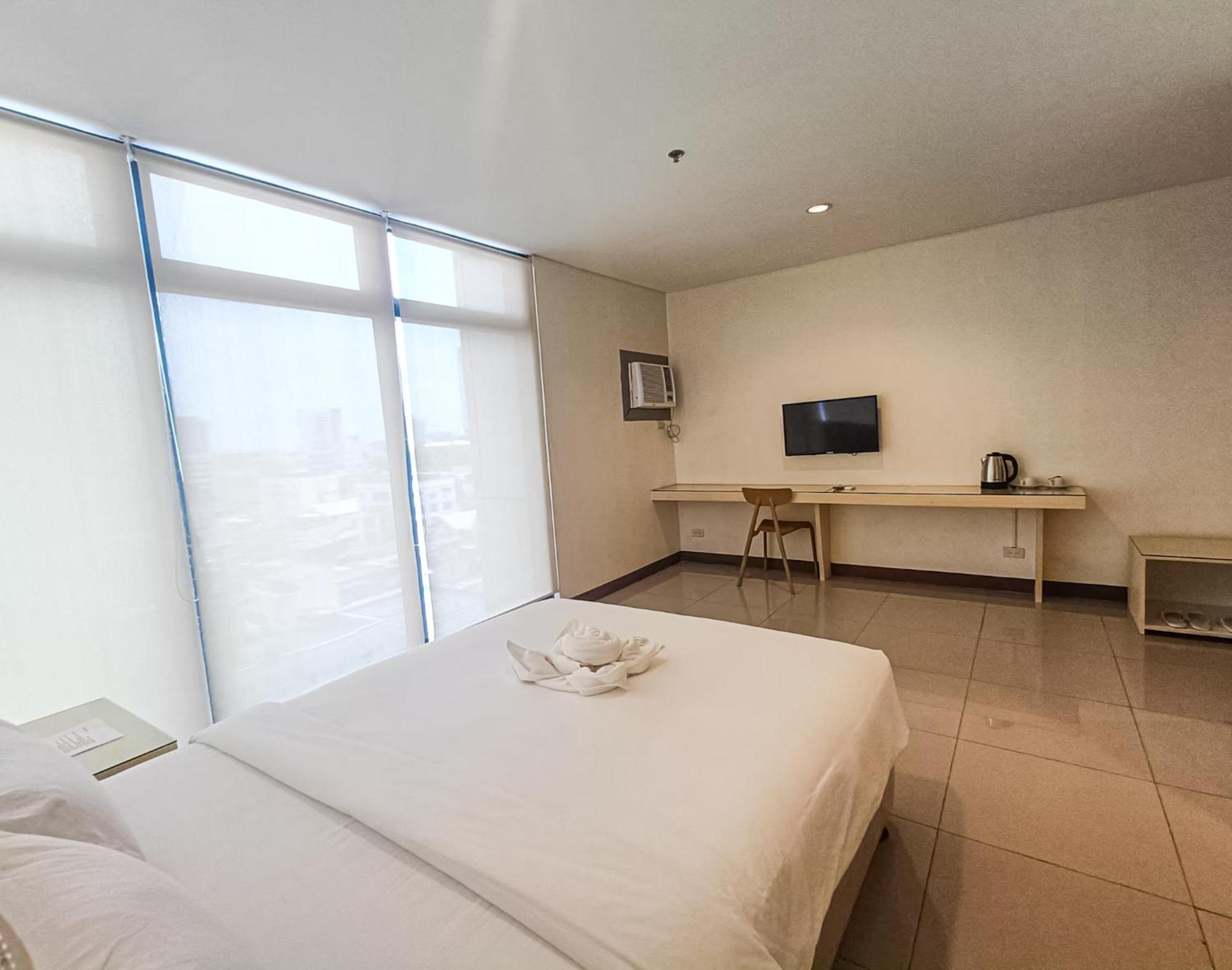 Kaizen Suites Manila Exteriör bild