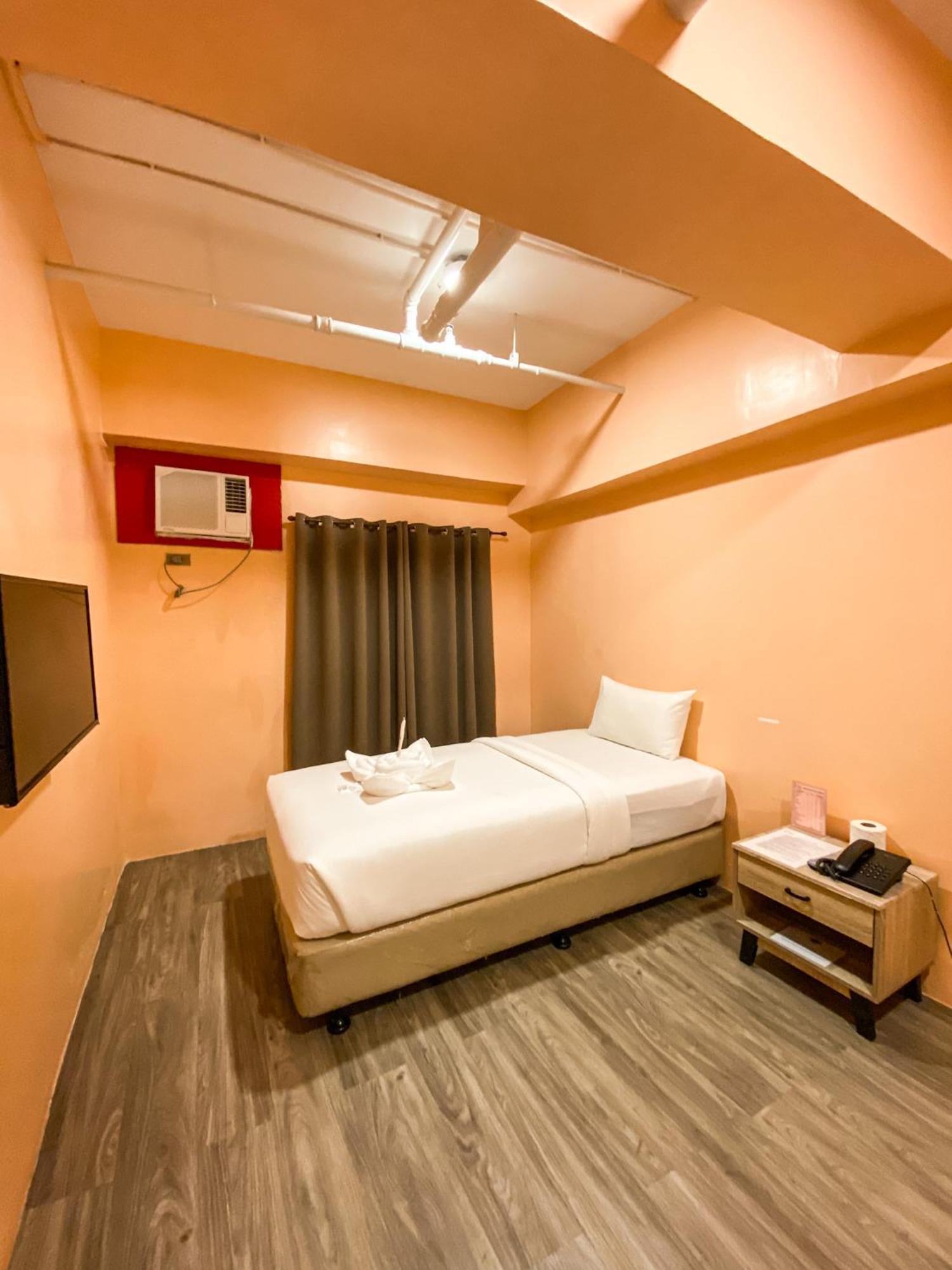 Kaizen Suites Manila Exteriör bild