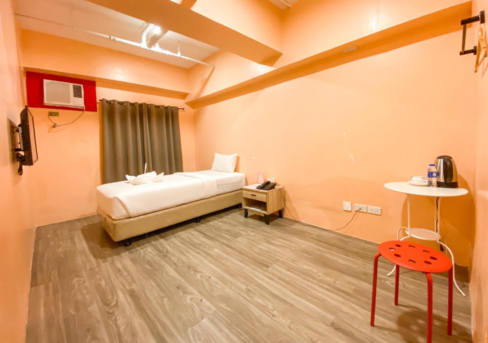 Kaizen Suites Manila Exteriör bild