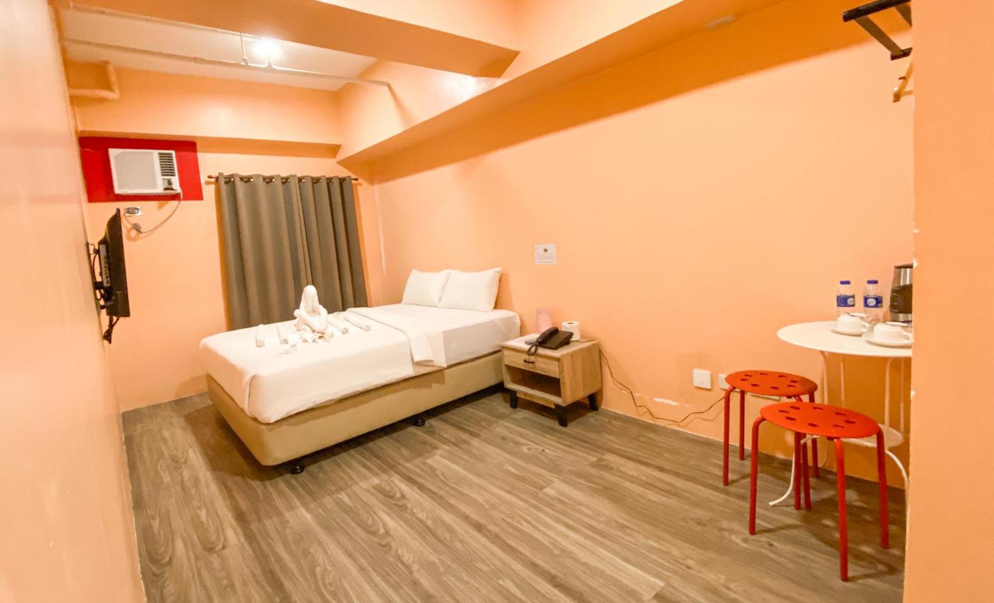 Kaizen Suites Manila Exteriör bild