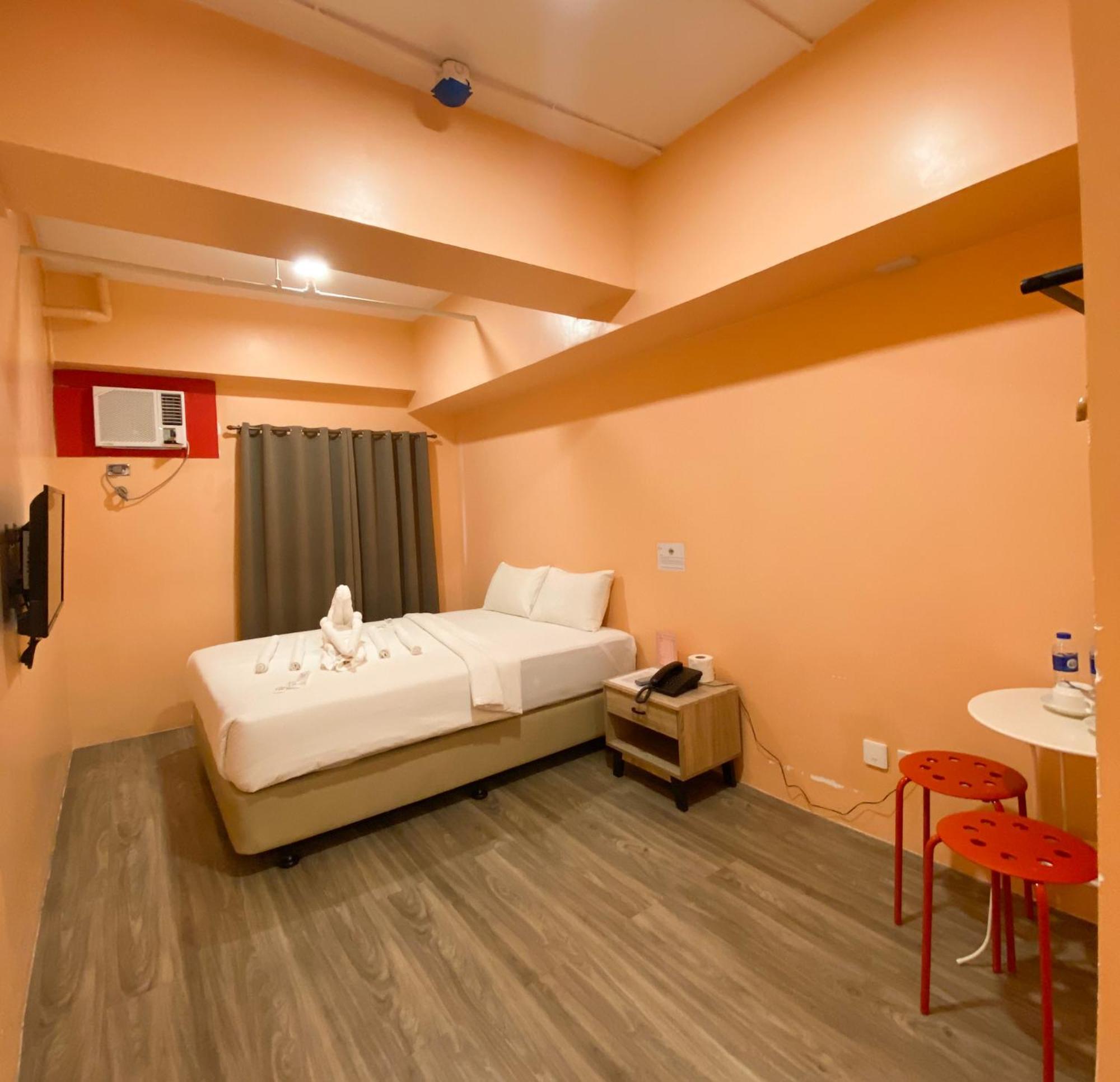 Kaizen Suites Manila Exteriör bild