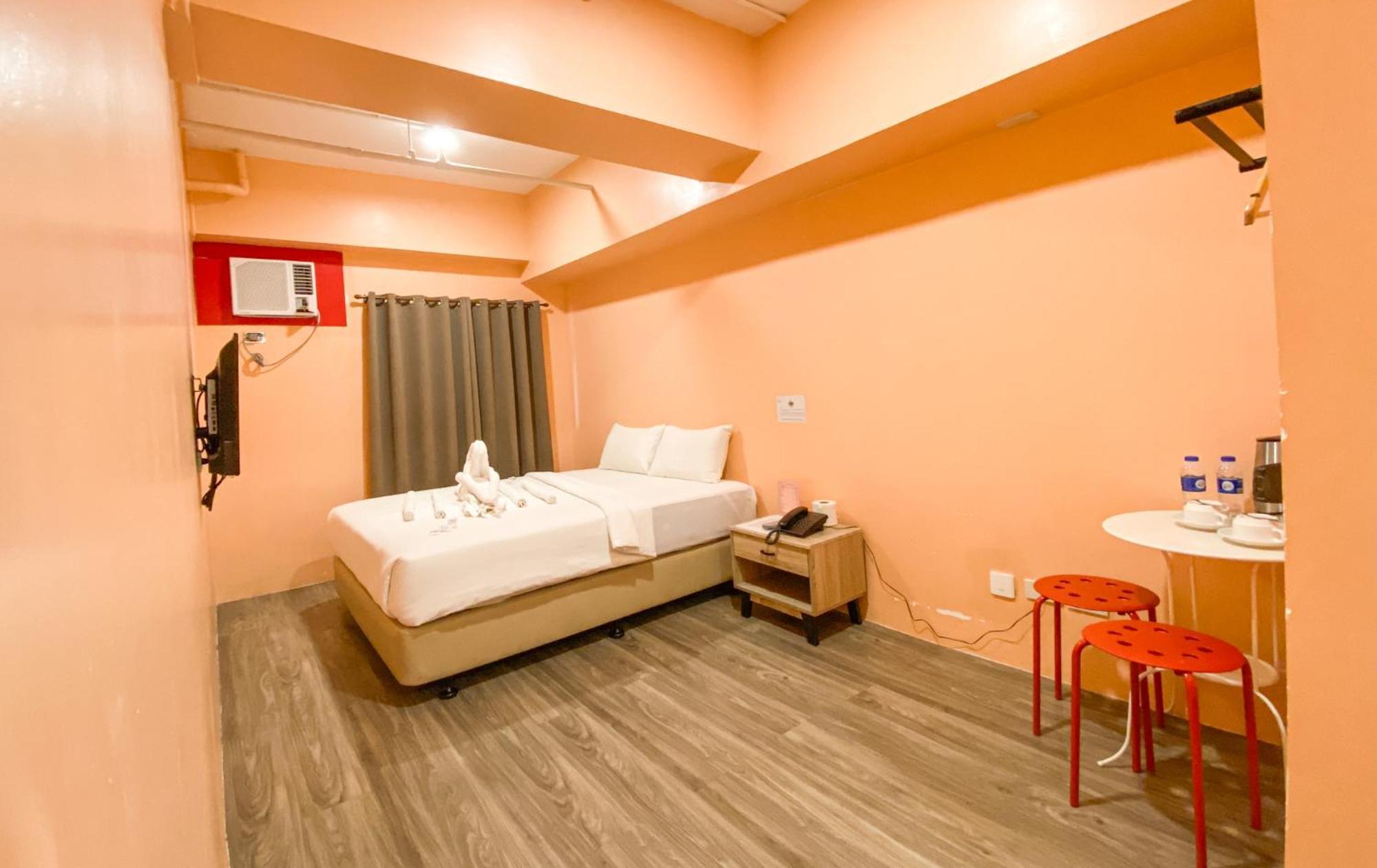 Kaizen Suites Manila Exteriör bild